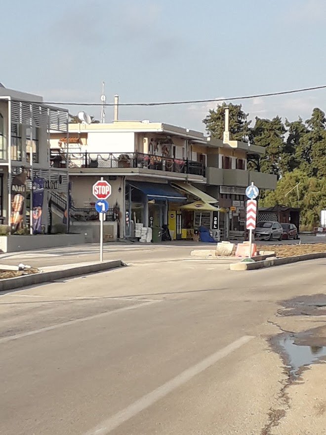 Κόμβος Πειραιώς αριστερή στροφή (1).jpg